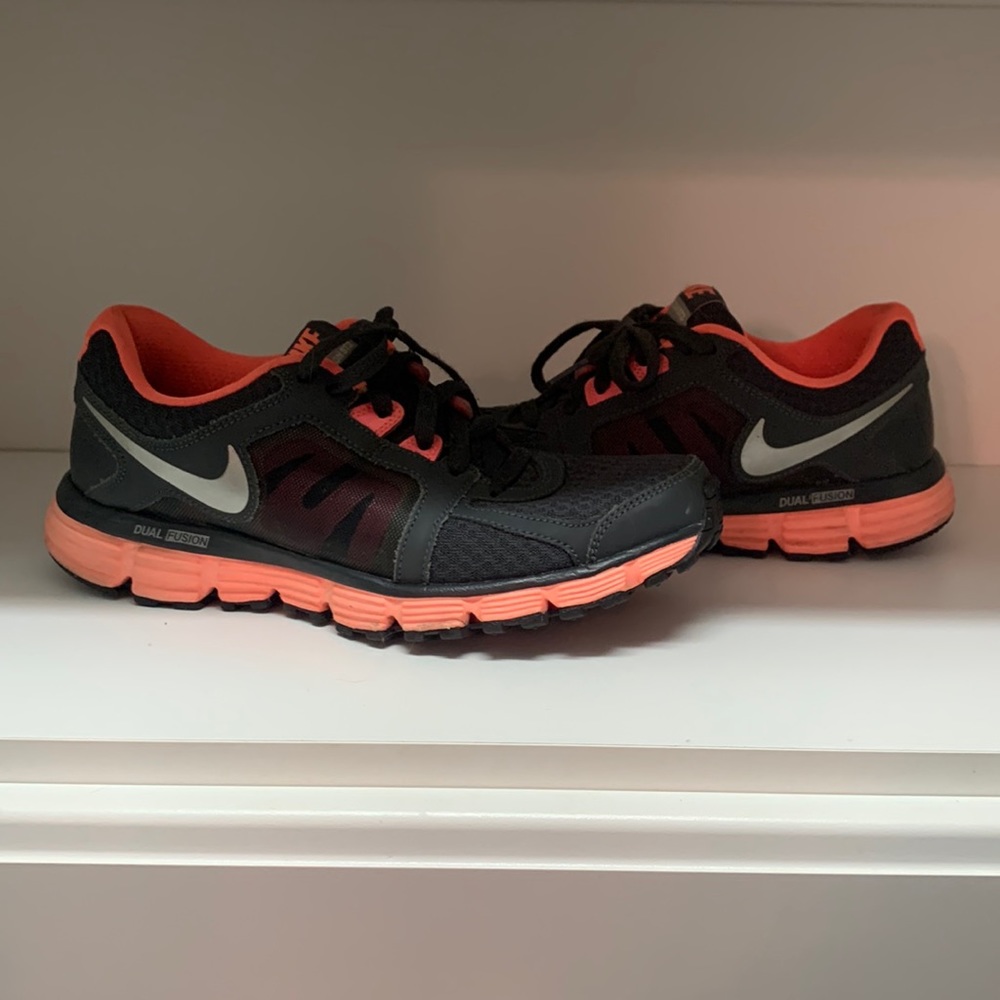 Nike Dual Fusion 8.5